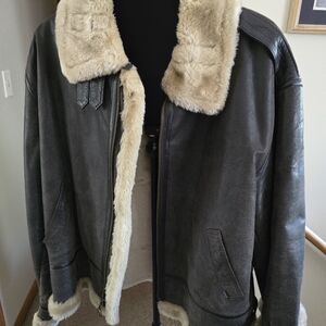 Ladies leather jacket with Fur like trim and lining.